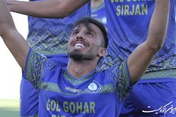 از قبل تصمیم گرفته بودم با پرسپولیس قرارداد ببندم