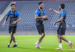 پرسپولیس خیلی دور، خیلی نزدیک