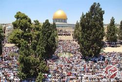 ۵۰ هزار فلسطینی نماز جمعه را در مسجدالاقصی برپا داشتند