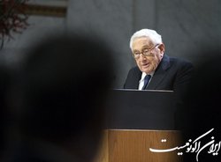 کیسینجر: آمریکا در آستانه جنگ با روسیه و چین است