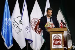 دنیای امروز، دنیای رسانه‌ها و روایت‌هاست