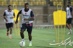 لوکادیا در تمرین پرسپولیس حاضر شد