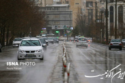 وزش باد شدید و خیزش گرد و خاک در ۱۳ استان