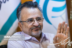 هر کسی آزاد است حرف بزند اما حاشیه‌سازی نه!