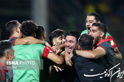اشک نکونام و صدرنشینی پرسپولیس در حضور دختران سرخ