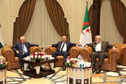 اسپوتنیک: نشست رهبران فتح و حماس ماه آینده در الجزایر برگزار می‌شود