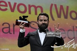 هومن سیدی و محسن تنابنده جوایز افق های جشنواره ونیز را گرفتند