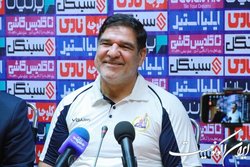 مهاجری:  مقابل پرسپولیس ۲ امتیاز از ما دزدیده شد