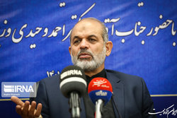 وزیر کشور: مشکل گرانی کرایه‌ها در بازگشت زائران از عراق رفع می‌شود