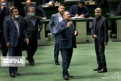 مجلس با بصیرت و دولت با شهامت سیاست ارز ۴۲۰۰ تومانی را اصلاح کرد