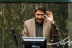 نماینده میانه: مصوبه سران قوا درباره حل معضل کامیون‌داران ابلاغ و اجرایی شود