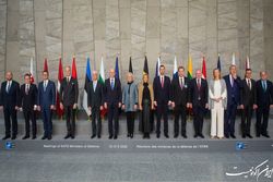 وزرای دفاع ناتو با همتایان سوئدی و فنلاندی دیدار کردند