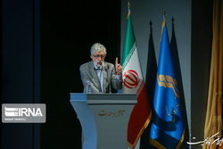 حدادعادل: پیامبر شاعران حق‌گو را عزیز می‌داشت