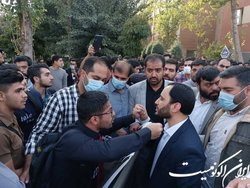 حاشیه‌های حضور سخنگوی دولت در جمع دانشجویان معترض دانشگاه علامه