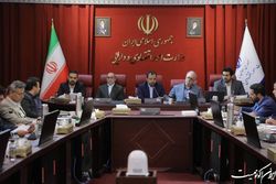 انتقاد وزیر اقتصاد از بی‌انضباطی مالی در برخی بانک‌های خصوصی