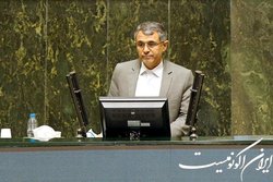 بدری: وزیر صمت درک مناسبی از واقعیت‌های صنعت خودرو ندارد