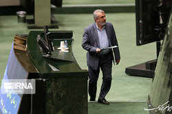 اعتماد مجدد به فاطمی امین به تقویت دولت و مجلس منجر شد