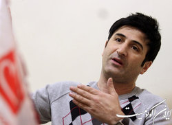 به جز قهرمانی هیچ جایگاهی به درد آبی‌پوشان نمی‌خورد
