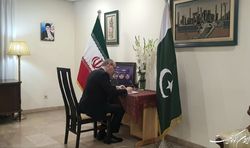 دفتر یادبود شهدای حرم شاهچراغ در سفارت ایران در پاکستان گشوده شد