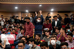 دانشجویان بدور از سیاست زدگی مسایل را تحلیل کنند