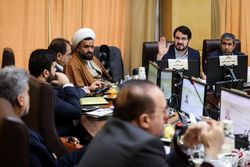 موافقت کمیسیون اقتصادی مجلس با رای اعتماد به بذرپاش