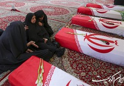 ضجه‌های جگرسوز مادر بزرگ شهید سرایداران بر مزار فرزندانش
