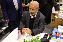 فیلم l نسخه عربی کتاب «شبح میکونوس» با حضور نویسنده آن در لبنان رونمایی شد