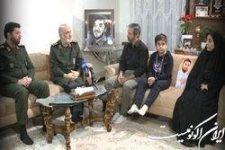 دیدار فرمانده کل سپاه با خانواده شهید آرمان علی وردی