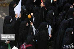 جمعی از دانشجویان مقابل دفتر سازمان ملل در تهران تجمع کردند