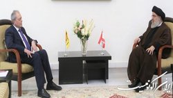 دیدار و گفت‌وگوی سید حسن نصرالله و سفیر سوریه در بیروت
