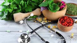 حمایت از ایجاد تعاونی‌های طب سنتی و حوزه سلامت