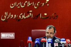 لزوم پایان غافلگیری فعالان اقتصادی در تصمیم‌گیری‌ها