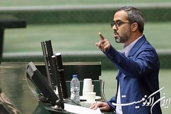 ایزدخواه: سیاست‌های غلط ارزی باید اصلاح شود