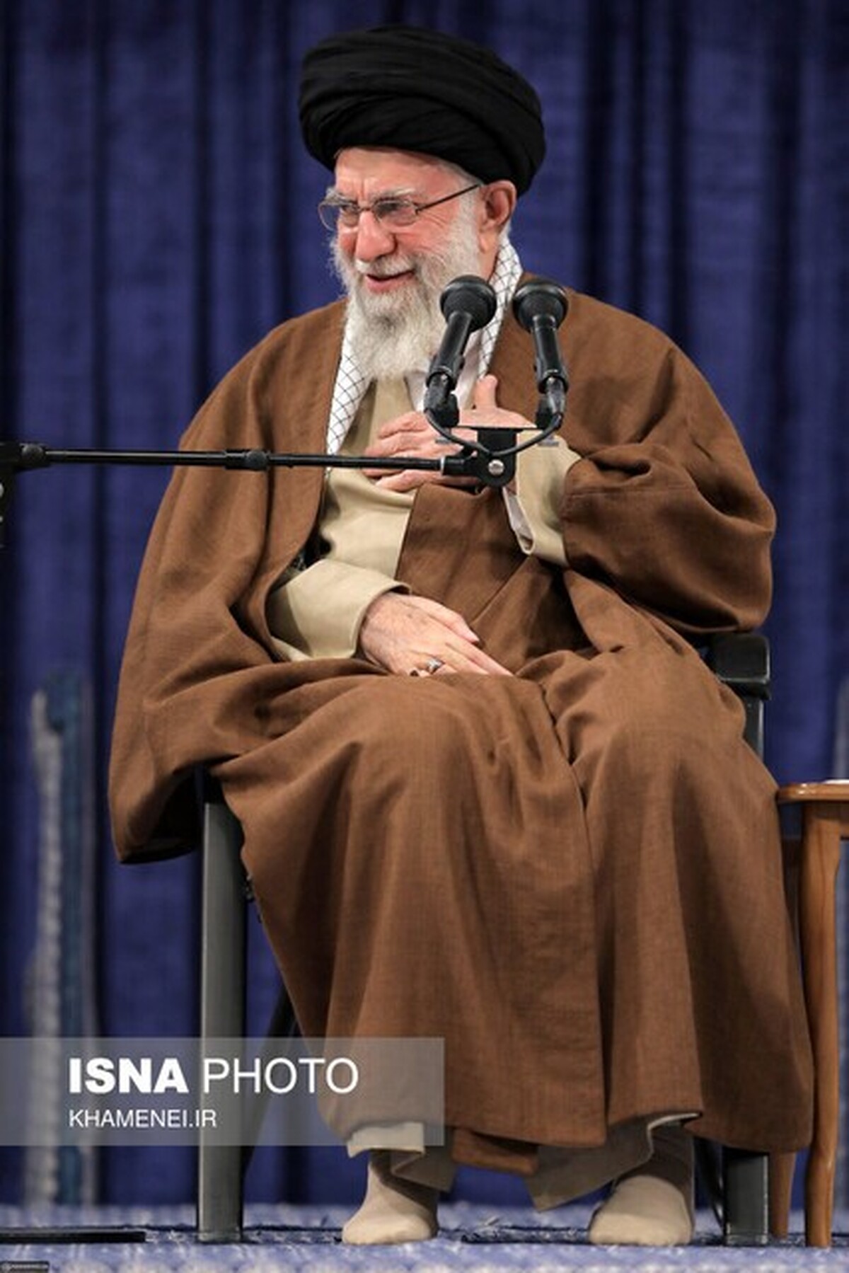 گفت‌وگوی جالب رهبر معظم انقلاب با قاریان مصری به زبان عربی + فیلم