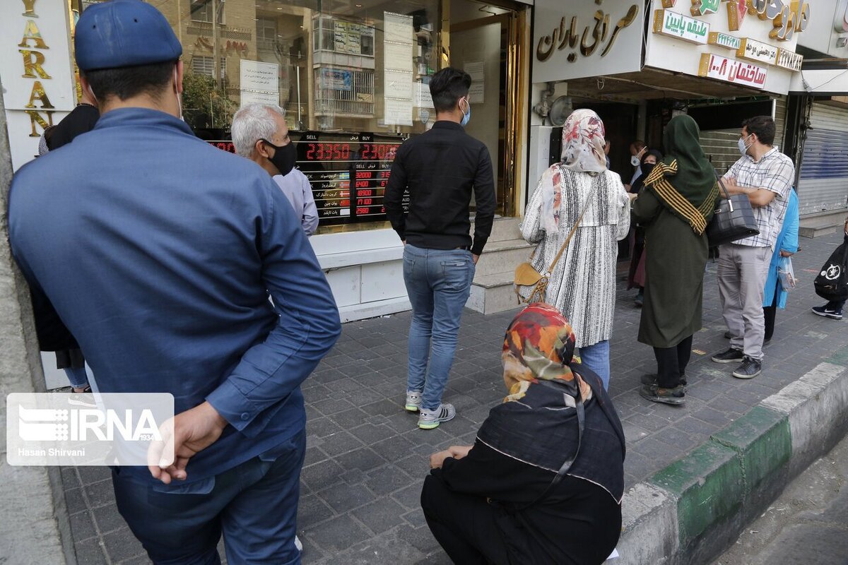 تلاطم بازار ارز نتیجه سوء‌استفاده دلالان و سفته بازان است