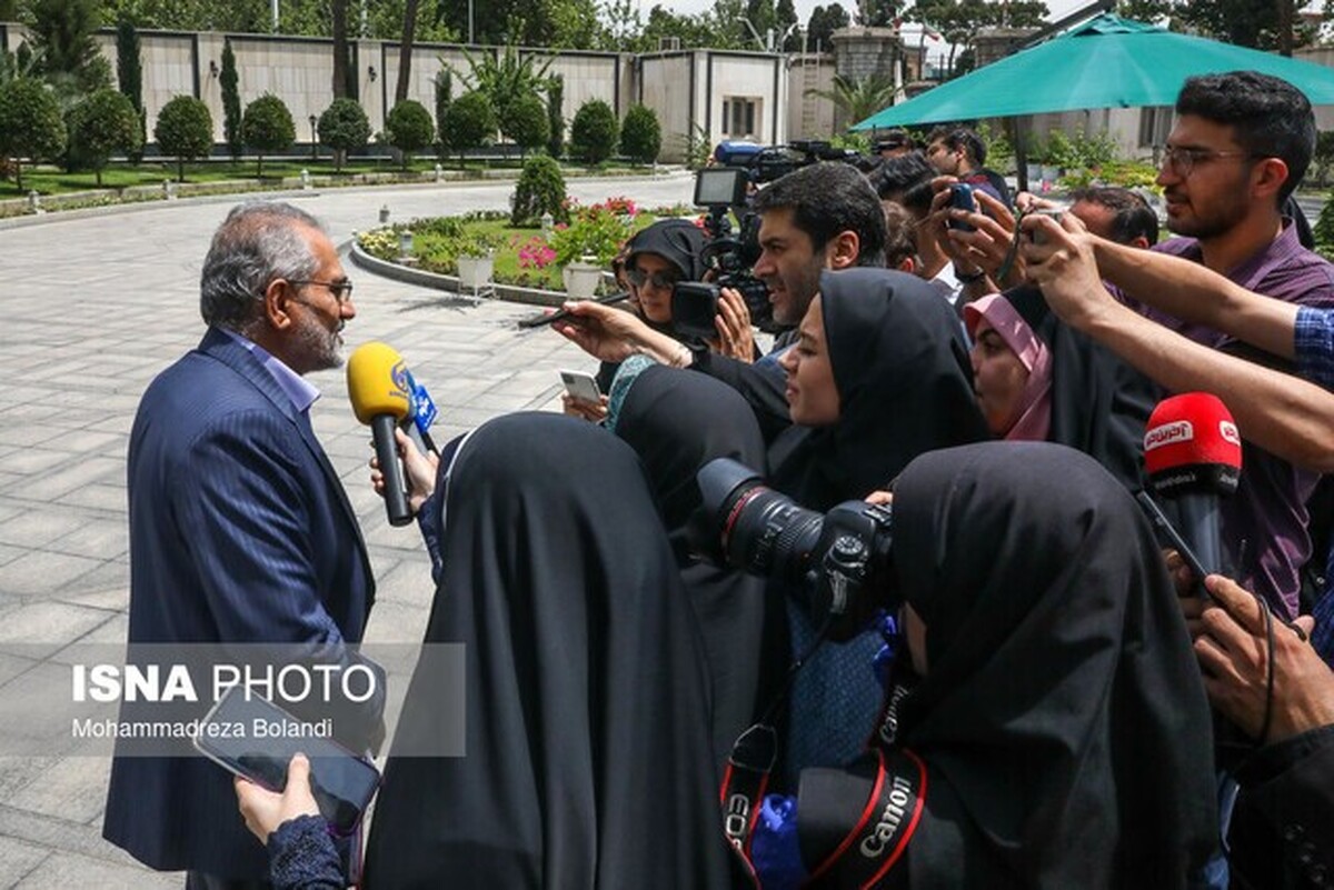 معاون رئیس‌جمهوری: دولت پیشنهادی برای تعطیلی شنبه‌ها نداشته است