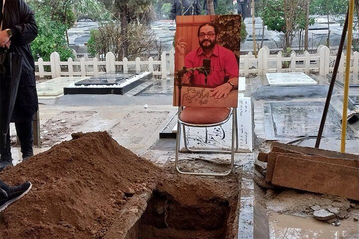 یار دبستانی من به خاک سپرده شد یار دبستانی من به خاک سپرده شد