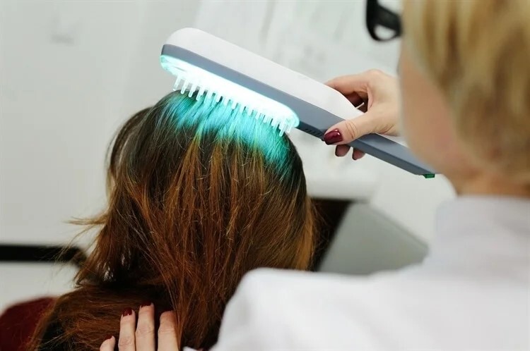 نور درمانی سطح پایین برای رشد مو و جوانسازی پوست