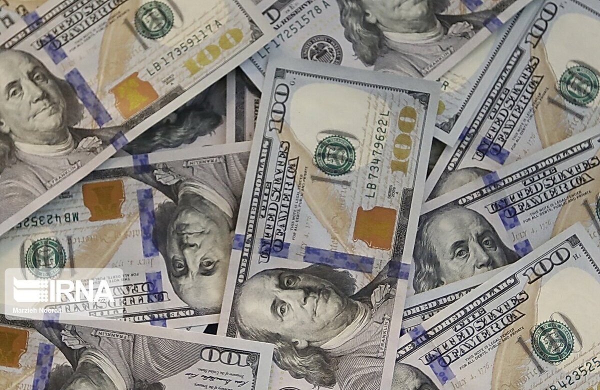 روند ثبات نرخ دلار و کاهش یورو در مرکز مبادله ارز و طلای ایران