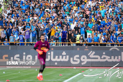 خودداری استقلالی‌ها از دست دادن با پرسپولیسی‌ها!