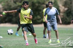 میرزایی: به پرسپولیس کمک کردند که قهرمان شود