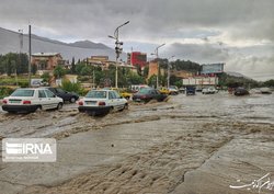 وزش باد و بارش باران عصر امروز در ۱۴ استان تشدید می‌شود