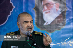 سردار سلامی: یادگاران دفاع مقدس دژ مستحکم امنیت و زینت ولایت هستند