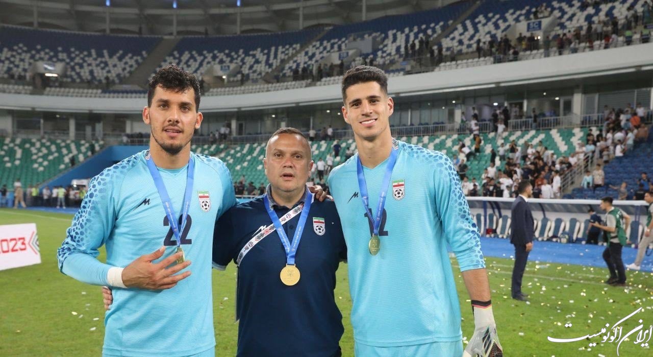 جام قهرمانی کافا بر فراز دستان حاج‌صفی و یوزها/ قلعه‌نویی: مربی ثروتمندی هستم!