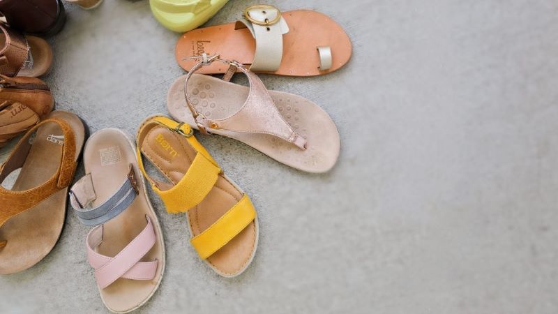 ویژگی‌های مهم در صندل زنانه برای راحتی و سلامت پاها
