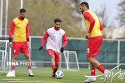 حسینی به تراکتور پیوست