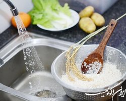 آیا شستن برنج باکتری‌های آن را از بین می‌برد؟