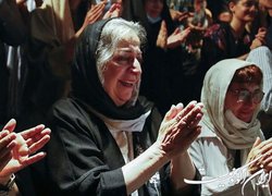 اشک‌های تماشاگران برای قصه عاشقانه غواص شهید