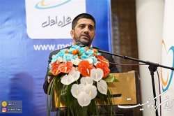 کنایه دبیر به مخالفان: با کارمان حرف بزنیم و جر نزنیم!