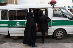 درخواست حذف   دستور رئیسی ، برای اجرای طرح جدید برخورد با بی حجابی